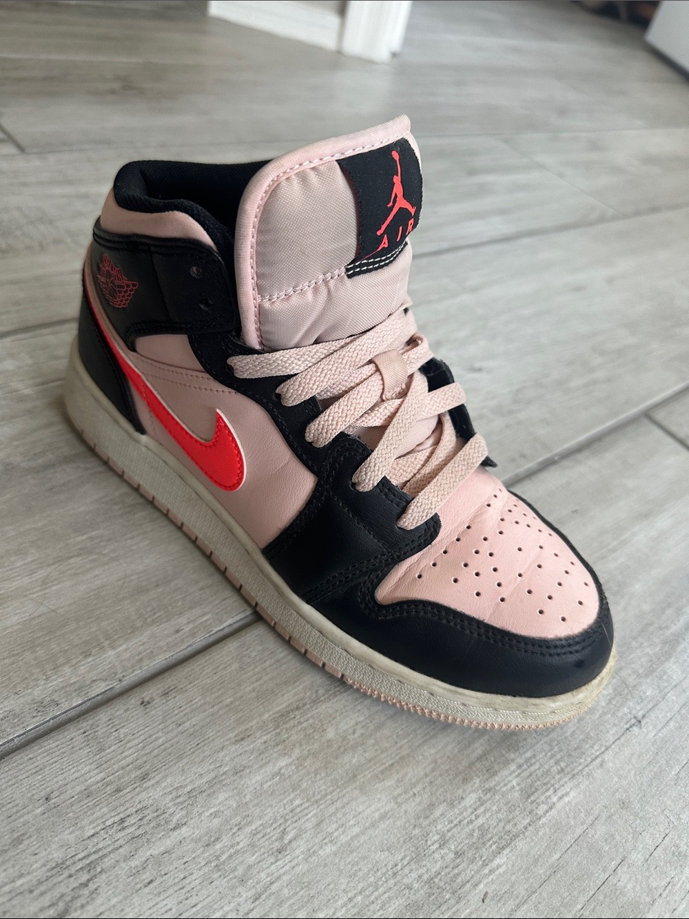 Nike Air Jordan 1 Mid
